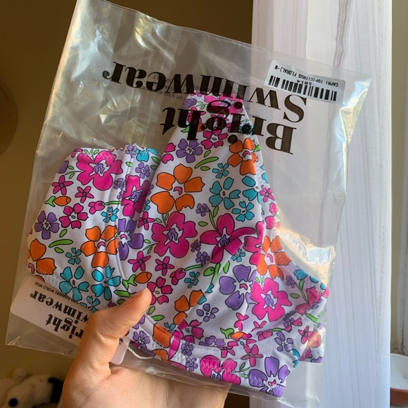 Brand New, Unworn Bright Swimwear Top (Citrus Floral Capri), Size Medium - Picture 2 of 2